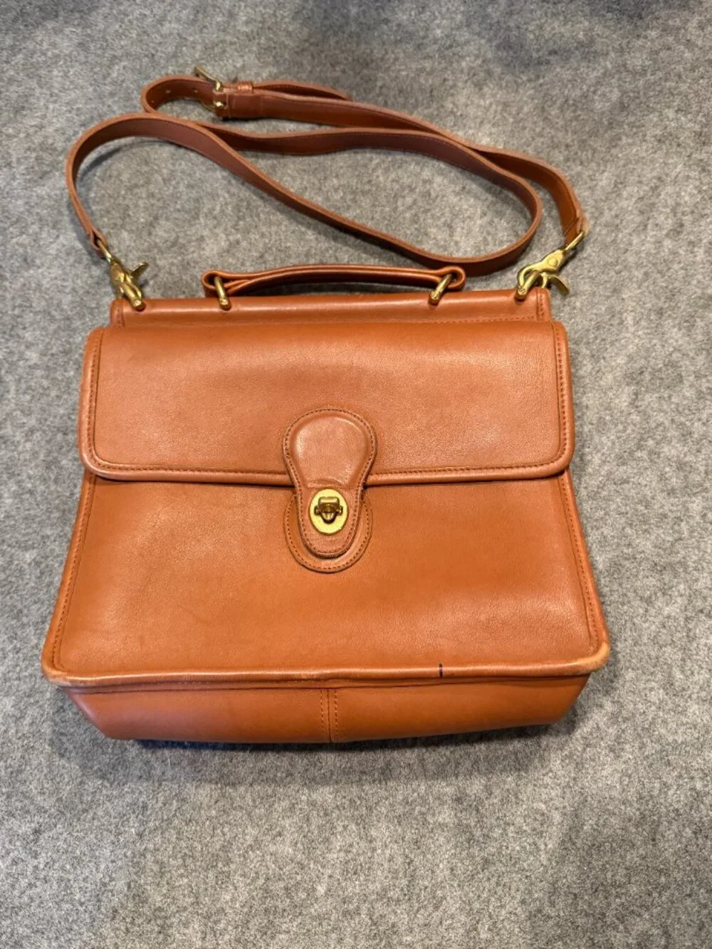 Vintage Coach British Tan Leather Crossbody Messenger Bag Brass Hardware USA - Picture 3 of 16